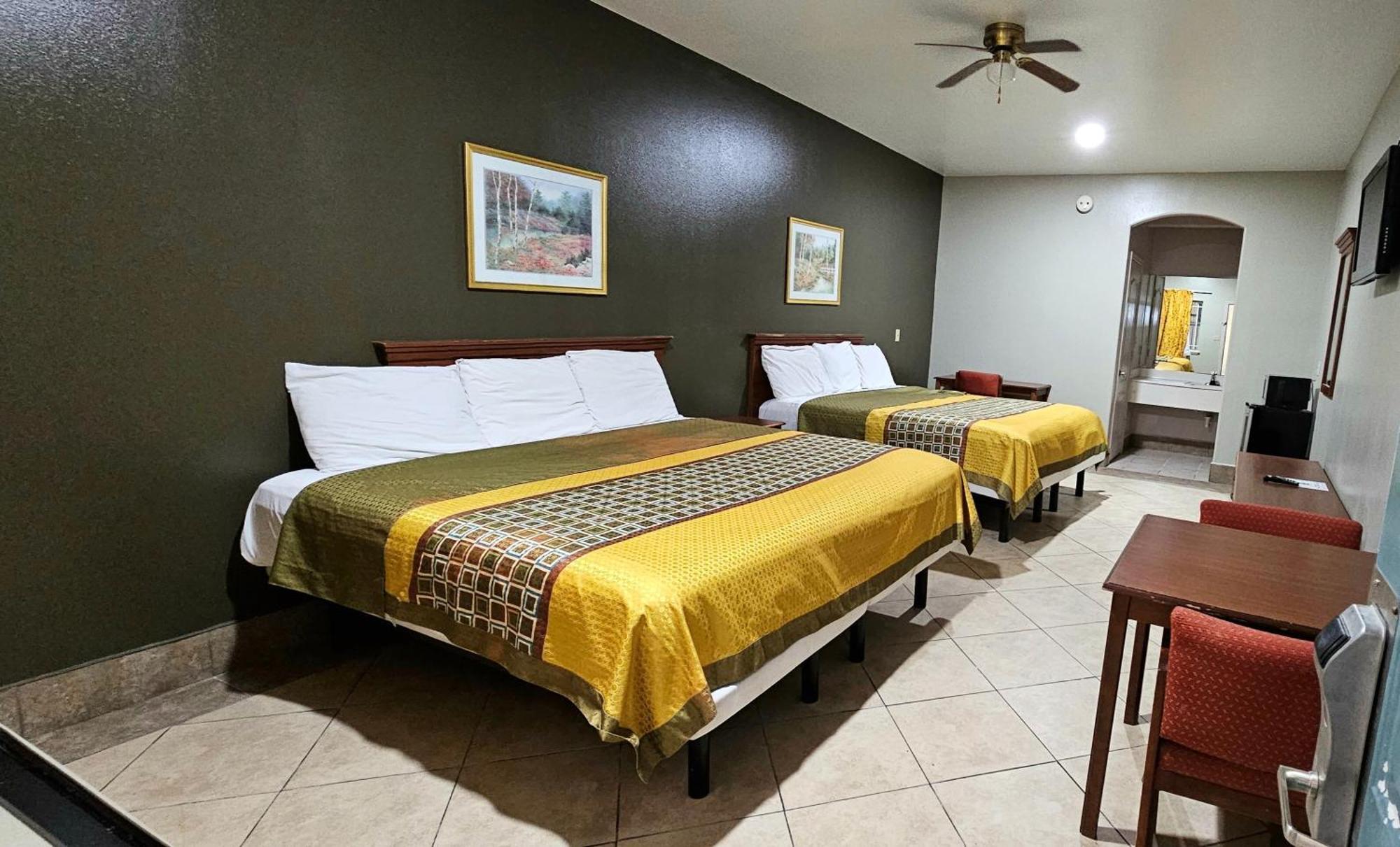 Texas Inn And Suites Rgv Единбург Екстериор снимка