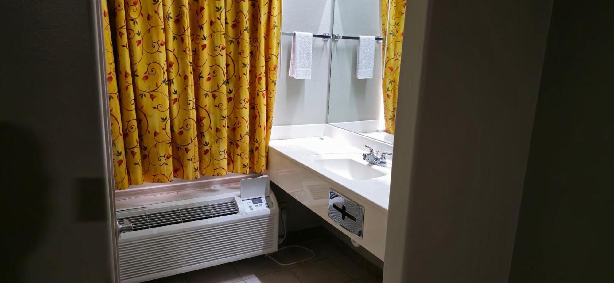 Texas Inn And Suites Rgv Единбург Екстериор снимка
